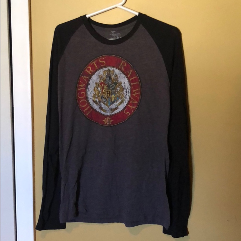 HARRY POTTER HOGWARTS T-SHIRT